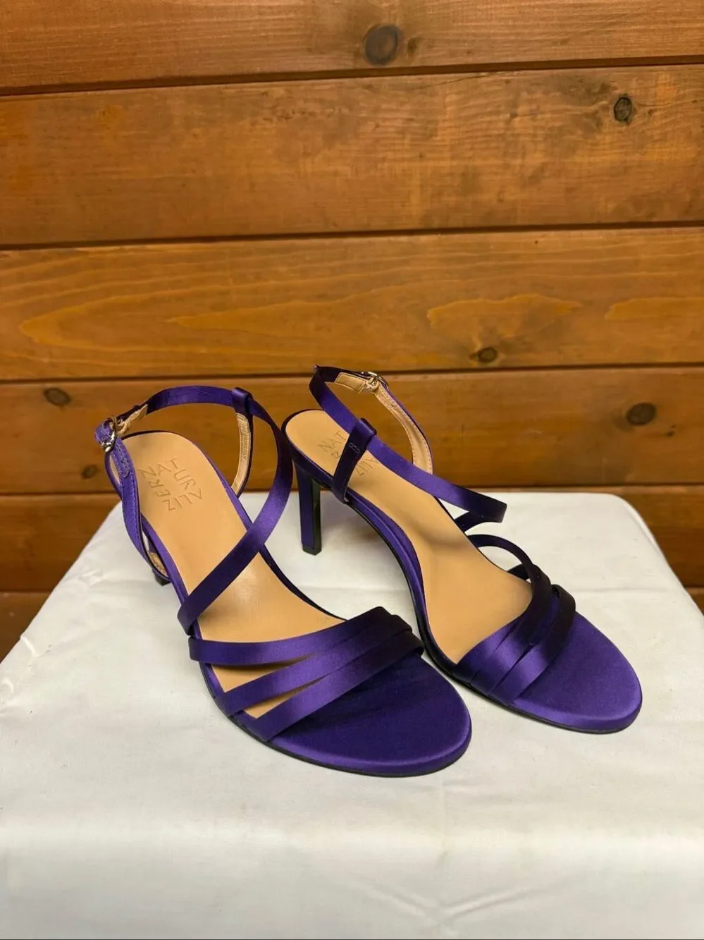 Naturalizer Kimberly purple satin strappy slingback sandals Sz 8 with a 3.25-inc